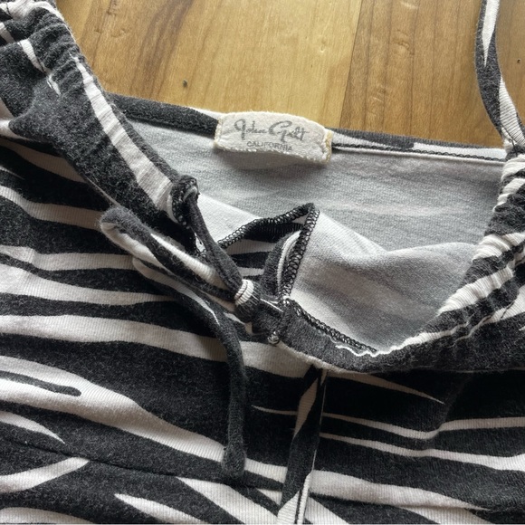 Brandy Melville zebra print bow front tank top - Picture 3 of 3